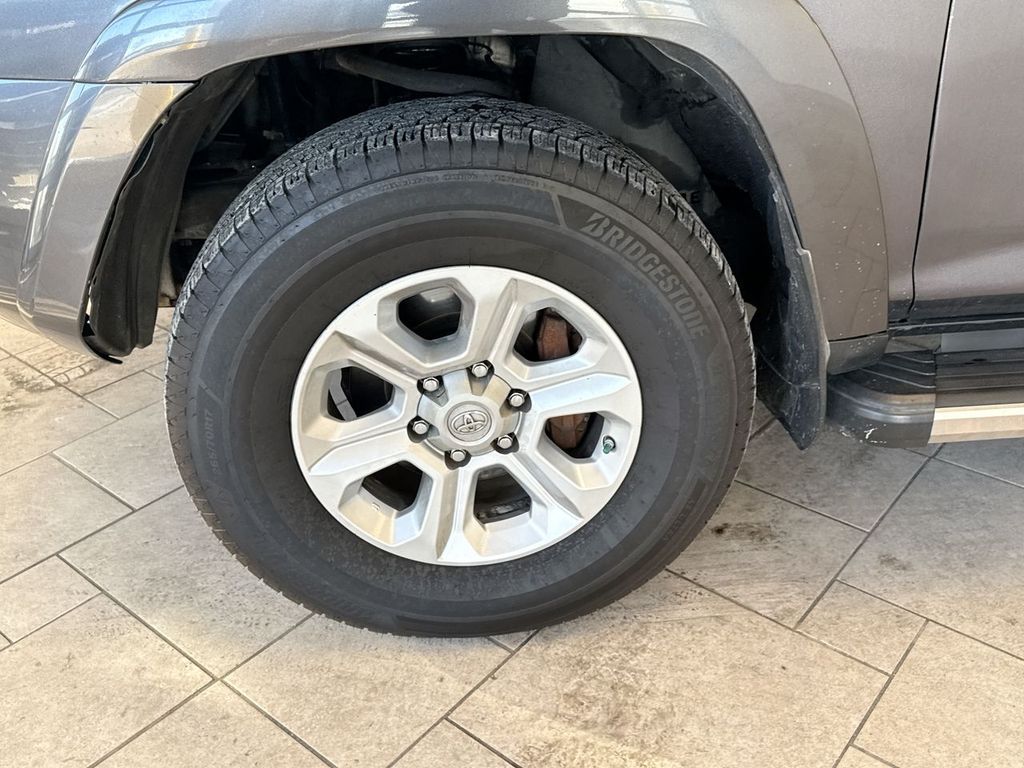 Thumbnail: 2015 Toyota 4Runner - 8