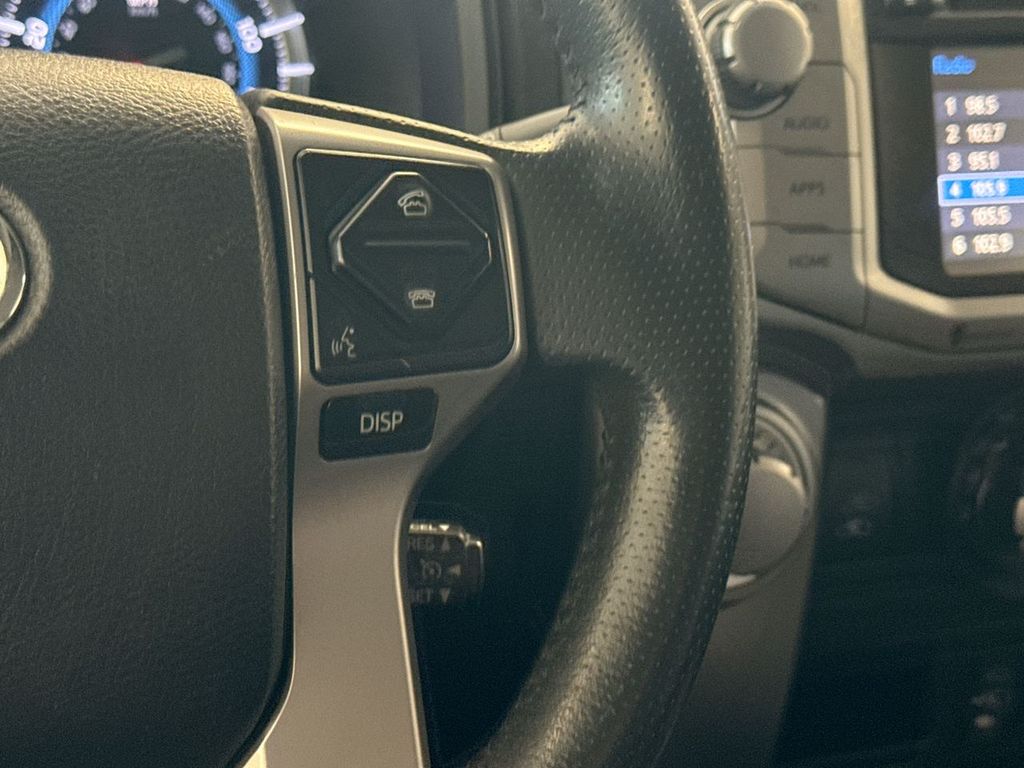 Thumbnail: 2015 Toyota 4Runner - 32