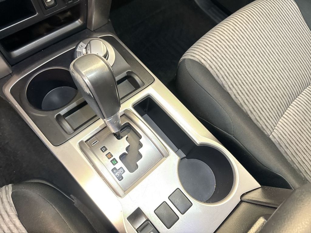 Thumbnail: 2015 Toyota 4Runner - 35