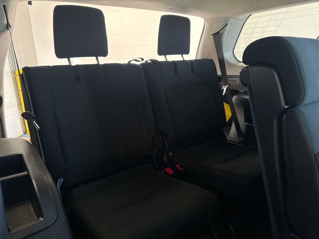 Thumbnail: 2015 Toyota 4Runner - 30