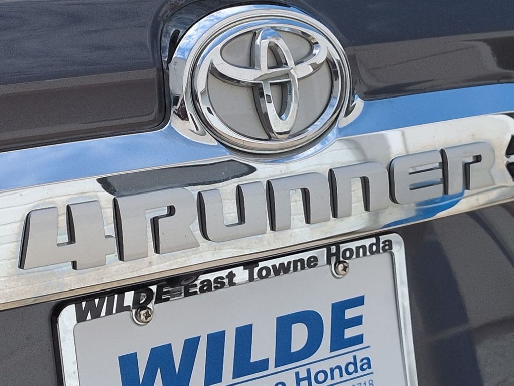 Thumbnail: 2019 Toyota 4Runner - 7
