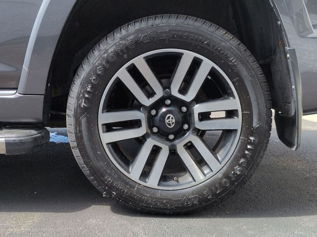 Thumbnail: 2019 Toyota 4Runner - 8