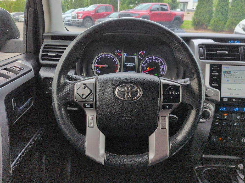 Thumbnail: 2022 Toyota 4Runner - 13