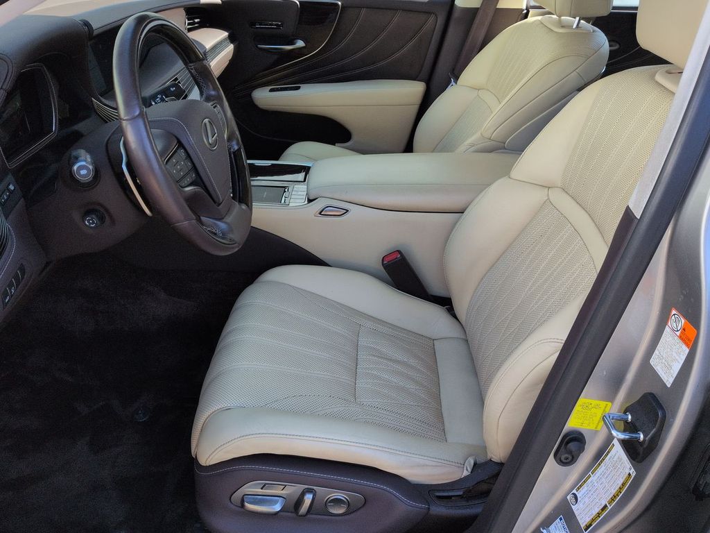 Thumbnail: 2020 Lexus LS - 10