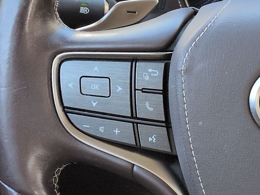 Thumbnail: 2020 Lexus LS - 32