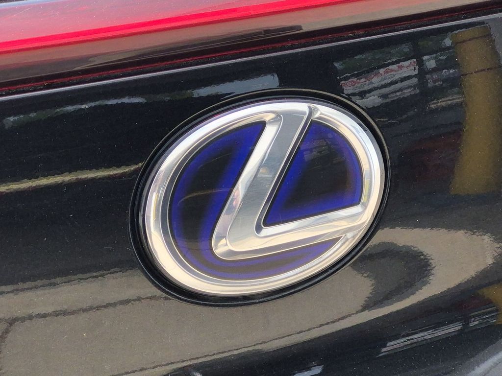Thumbnail: 2021 Lexus UX - 7