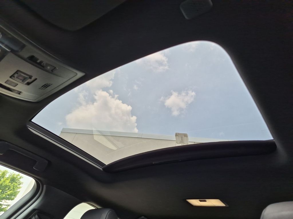 Thumbnail: 2021 Lexus UX - 27