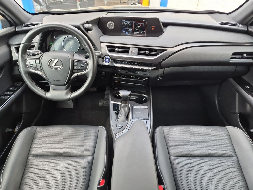 Thumbnail: 2021 Lexus UX - 9