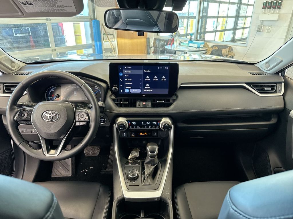 Thumbnail: 2023 Toyota RAV4 - 11