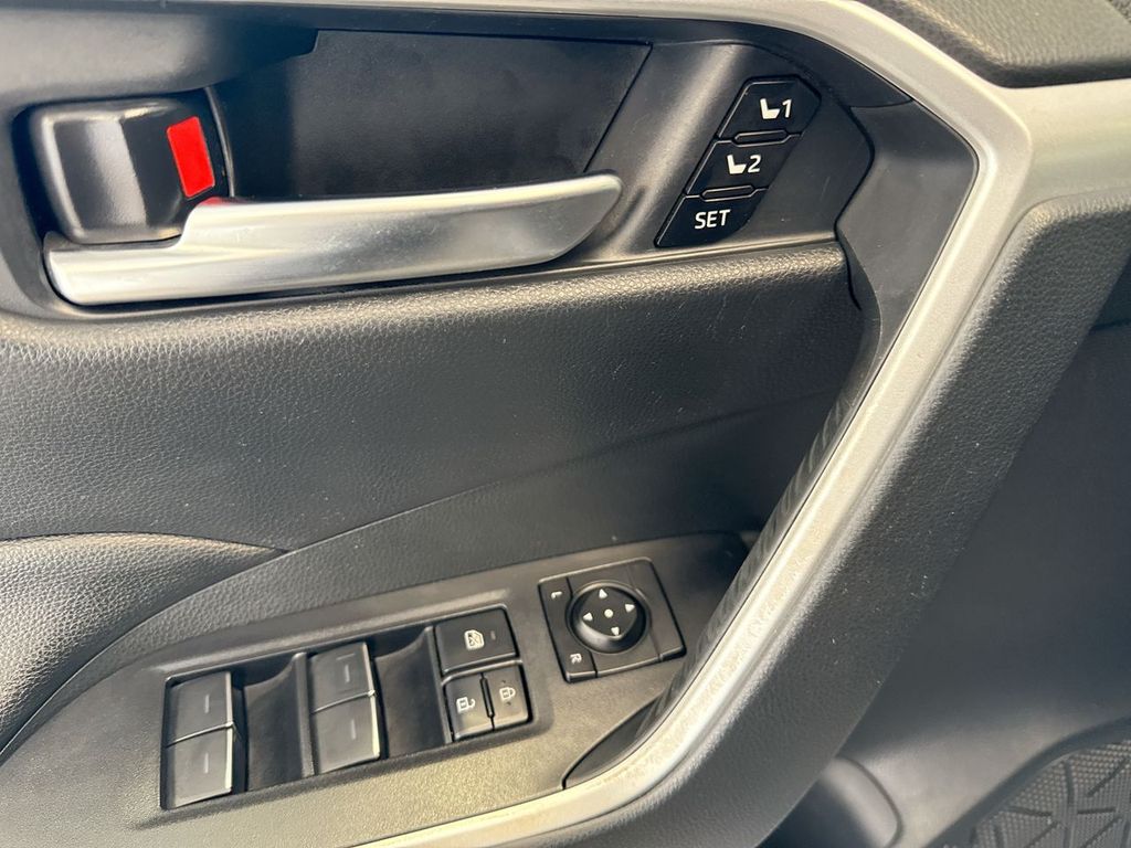 Thumbnail: 2023 Toyota RAV4 - 29