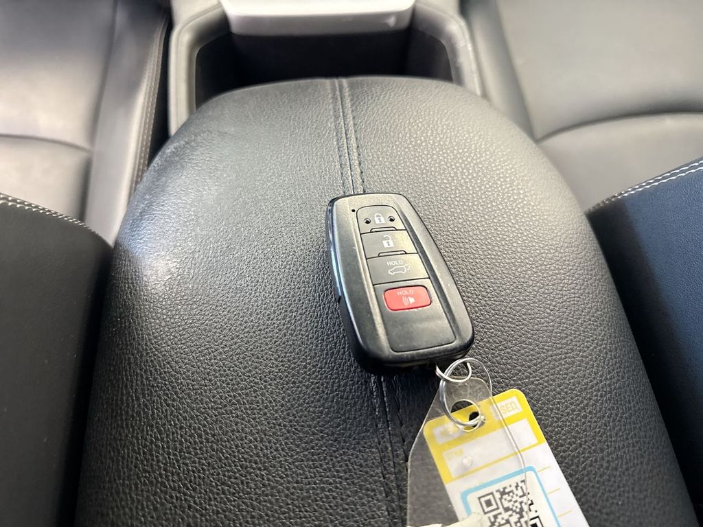 Thumbnail: 2023 Toyota RAV4 - 21