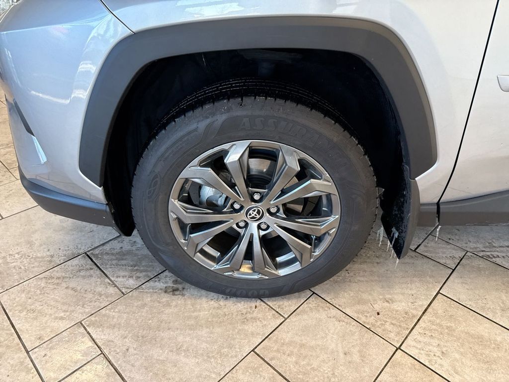 Thumbnail: 2023 Toyota RAV4 - 9