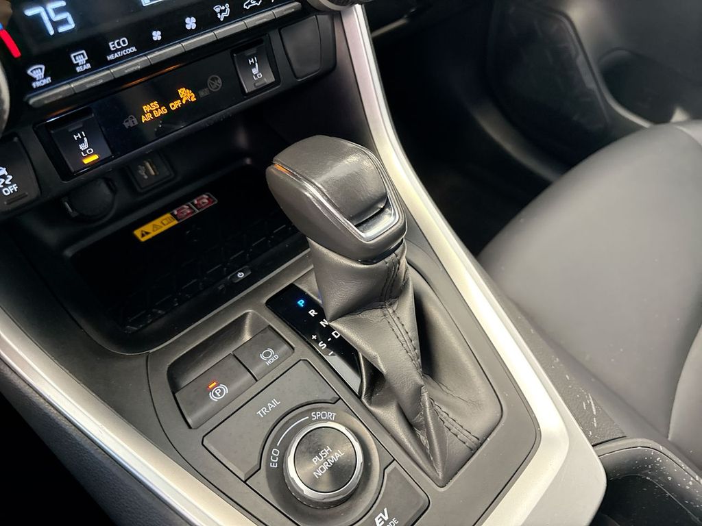 Thumbnail: 2023 Toyota RAV4 - 18