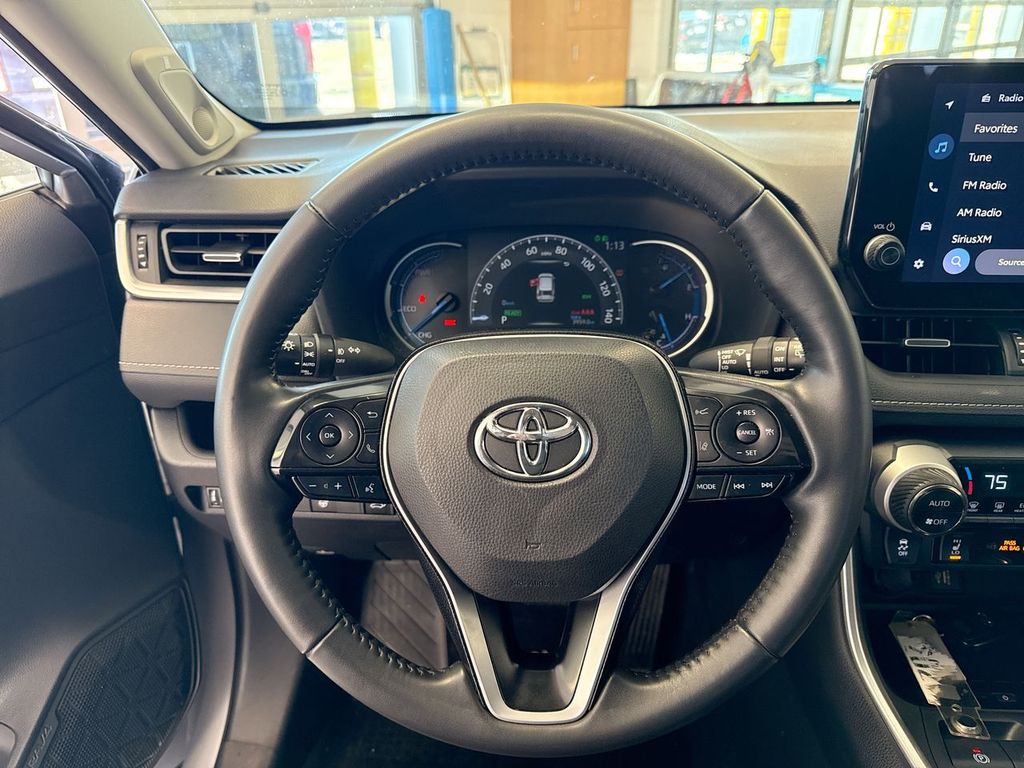 Thumbnail: 2023 Toyota RAV4 - 15