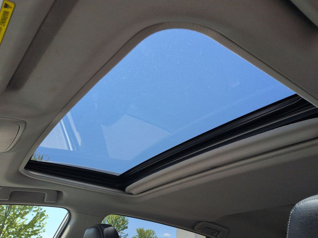 Thumbnail: 2016 Toyota RAV4 - 27