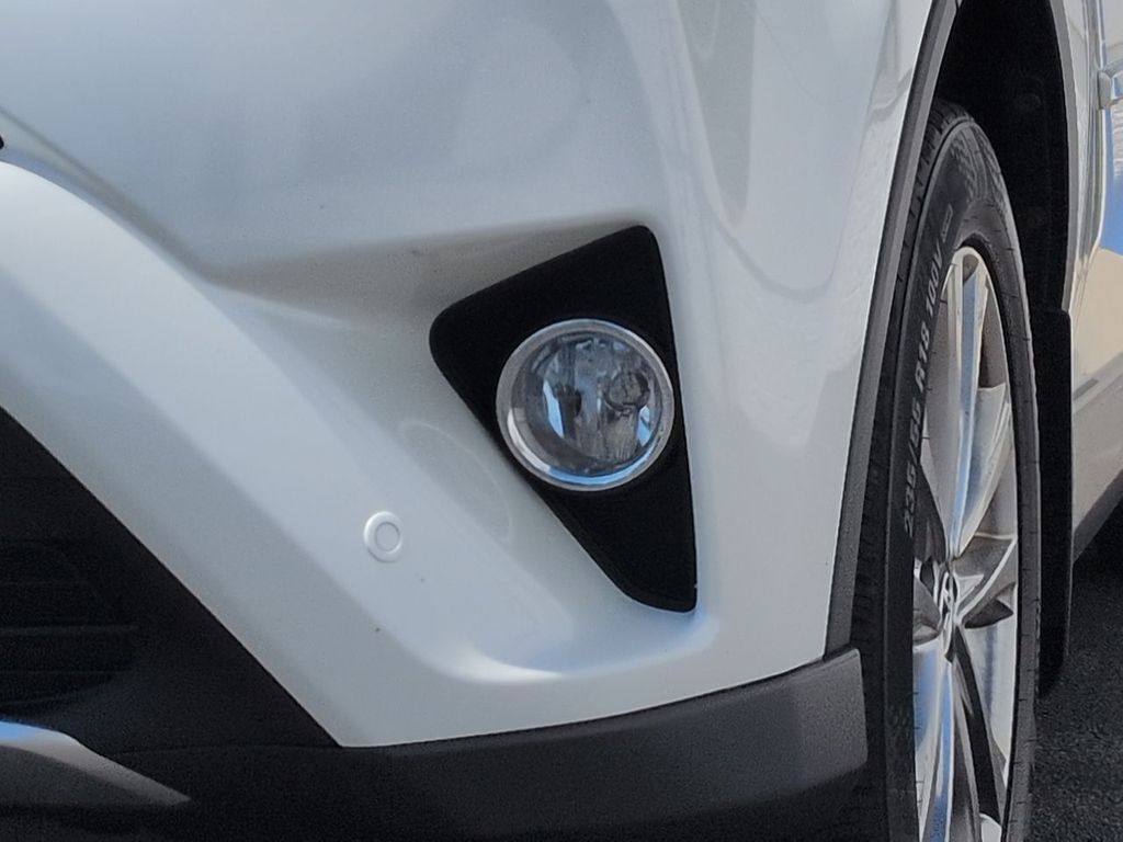 Thumbnail: 2016 Toyota RAV4 - 23