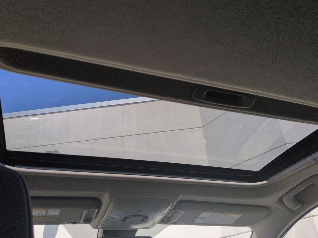 Thumbnail: 2016 Toyota RAV4 - 29