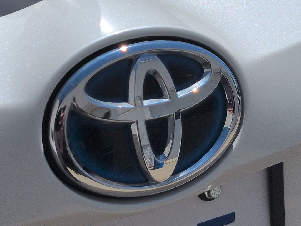 Thumbnail: 2016 Toyota RAV4 - 24