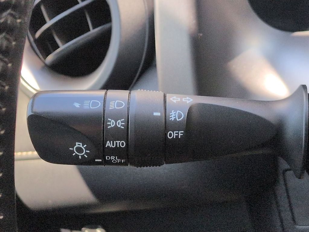 Thumbnail: 2016 Toyota RAV4 - 33
