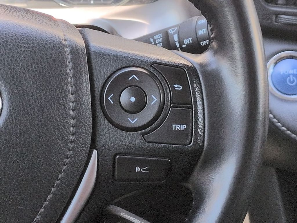 Thumbnail: 2016 Toyota RAV4 - 31