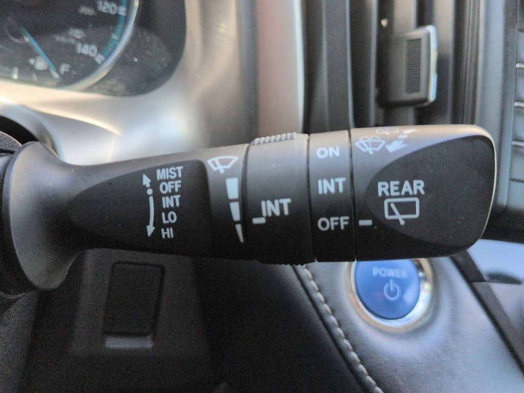 Thumbnail: 2016 Toyota RAV4 - 32
