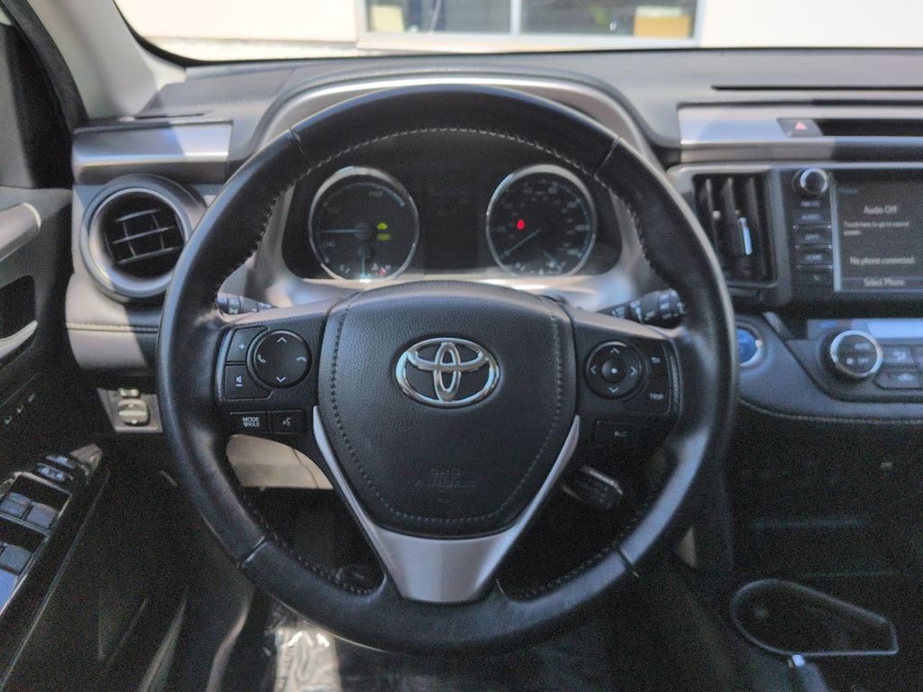 Thumbnail: 2016 Toyota RAV4 - 12