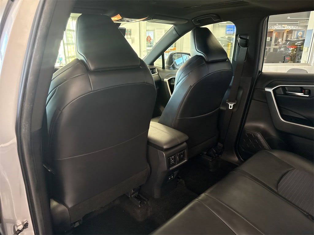 Thumbnail: 2020 Toyota RAV4 - 13