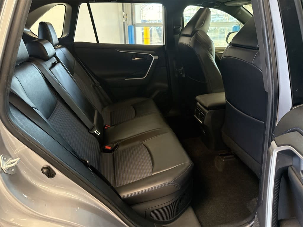 Thumbnail: 2020 Toyota RAV4 - 31