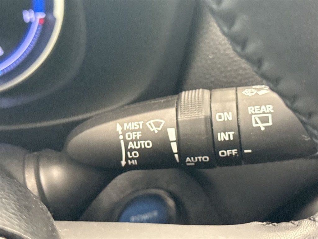 Thumbnail: 2020 Toyota RAV4 - 17