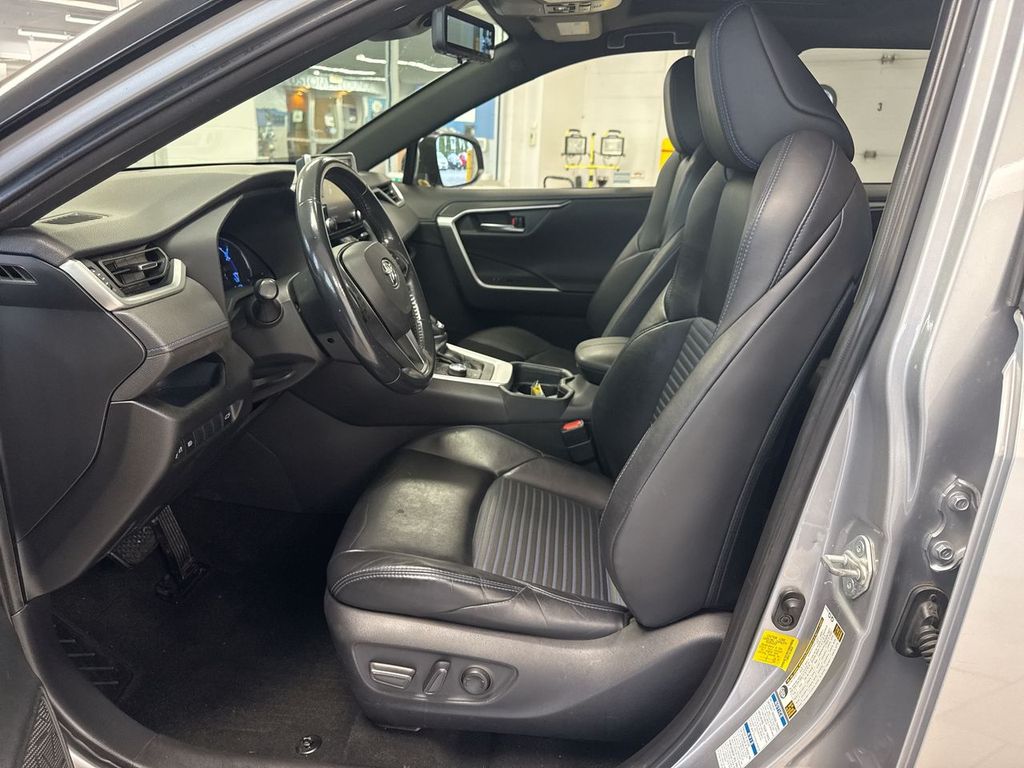 Thumbnail: 2019 Toyota RAV4 - 11