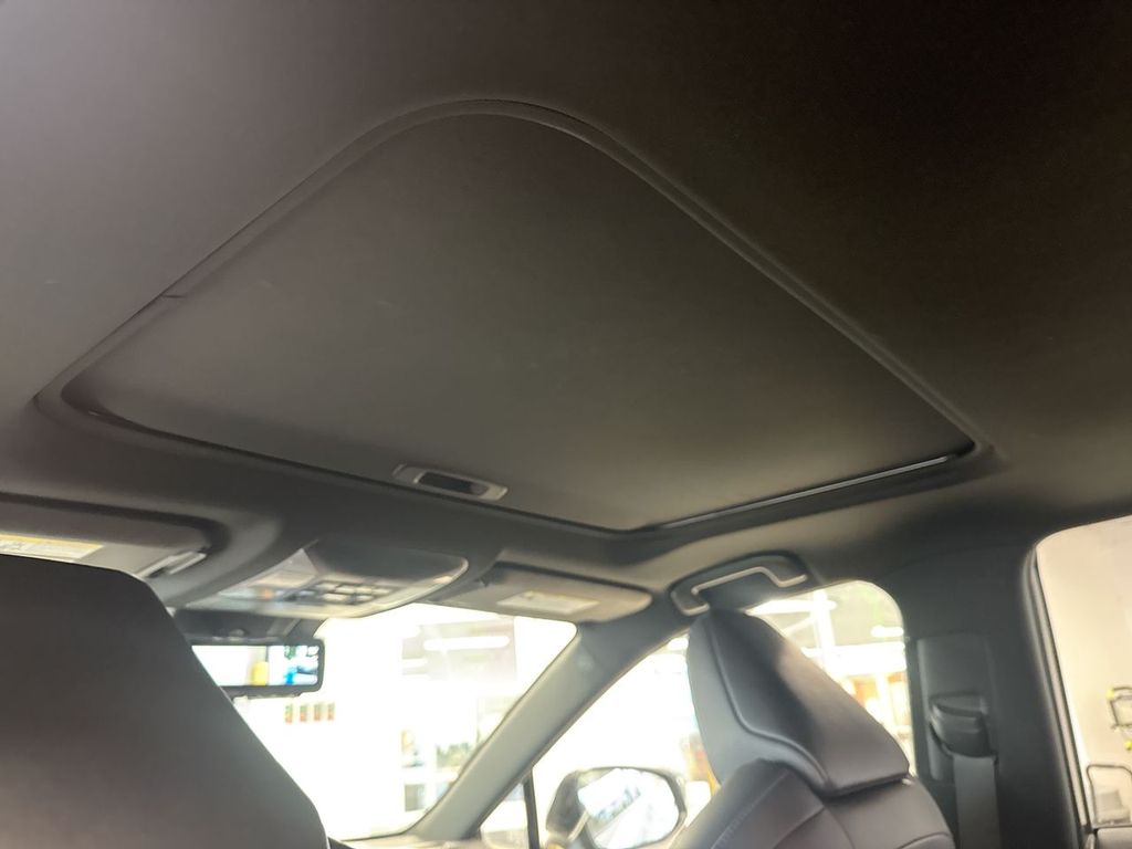 Thumbnail: 2019 Toyota RAV4 - 29