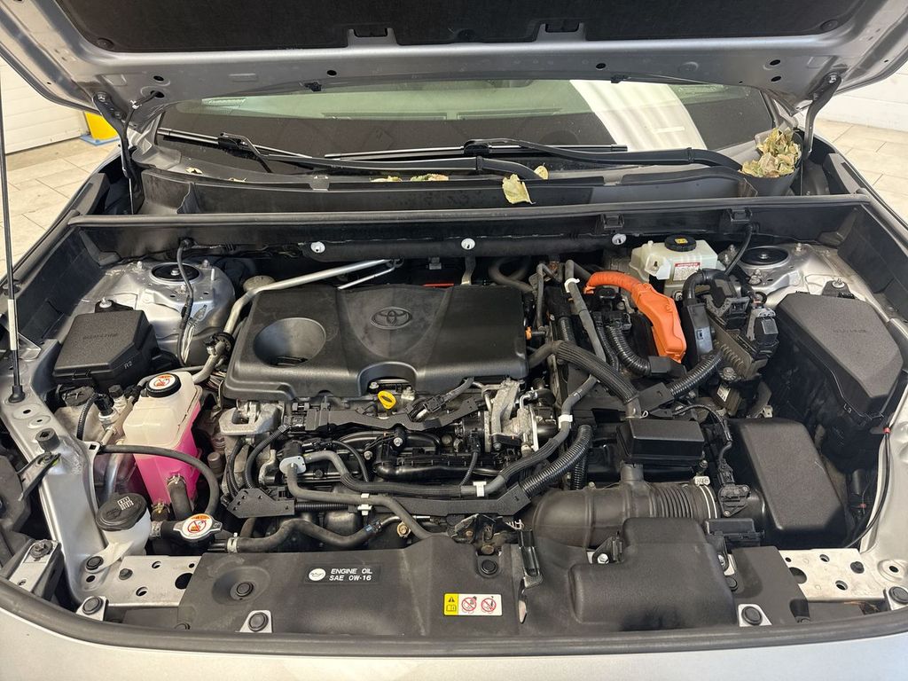 Thumbnail: 2019 Toyota RAV4 - 9