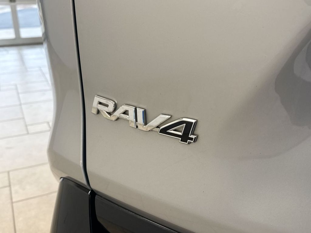 Thumbnail: 2019 Toyota RAV4 - 27
