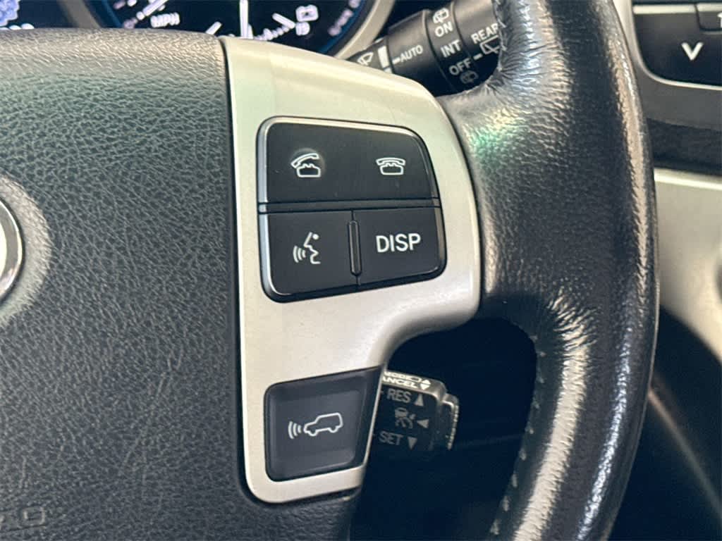 Thumbnail: 2015 Toyota Land Cruiser - 32