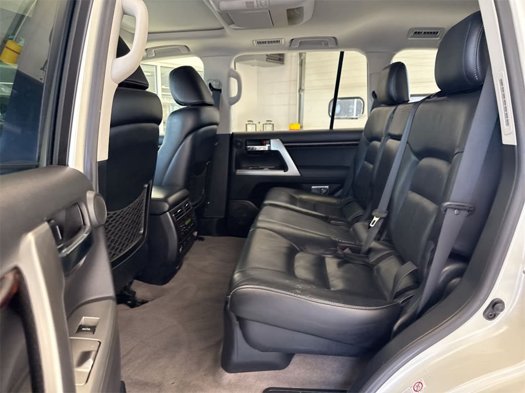 Thumbnail: 2015 Toyota Land Cruiser - 28