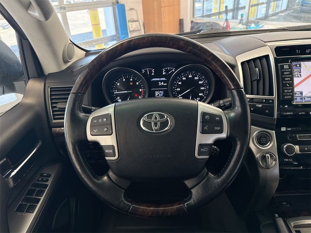 Thumbnail: 2015 Toyota Land Cruiser - 14