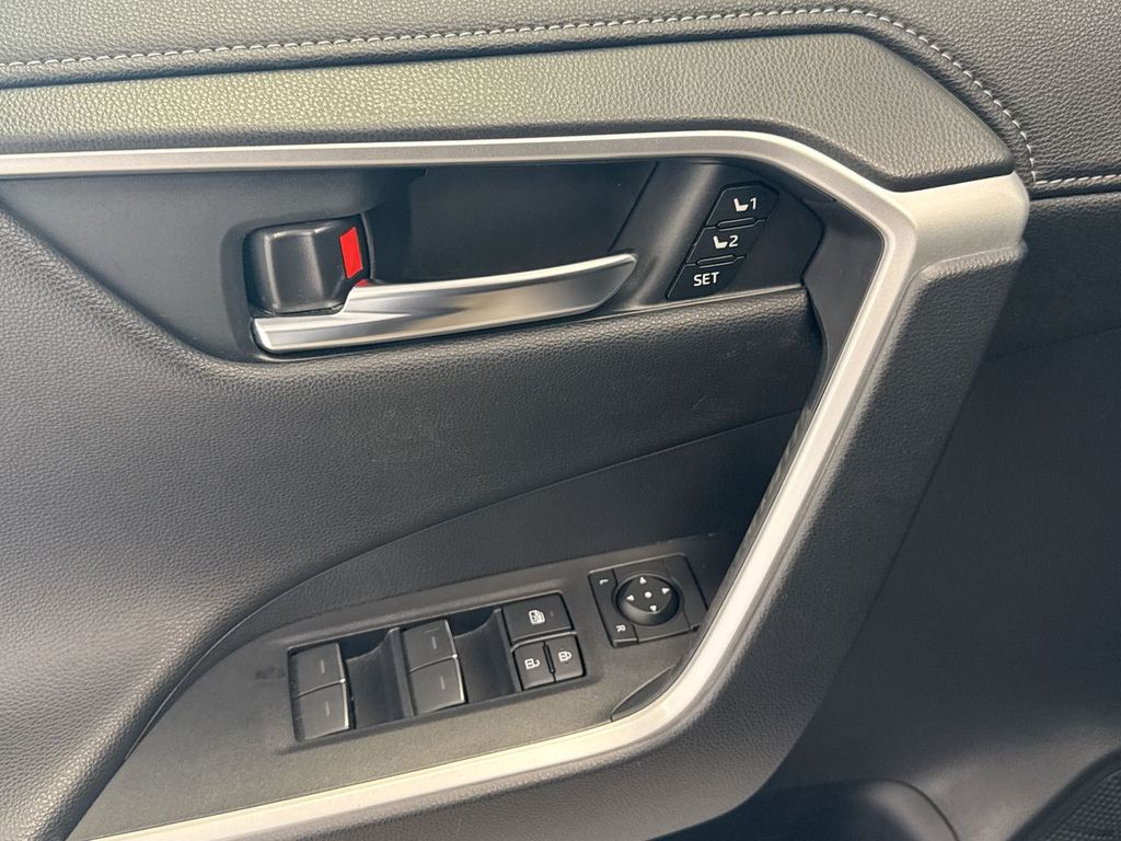 Thumbnail: 2023 Toyota RAV4 - 28