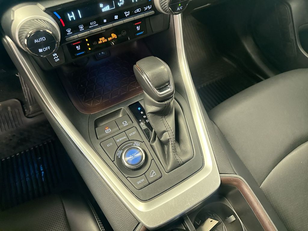 Thumbnail: 2023 Toyota RAV4 - 17