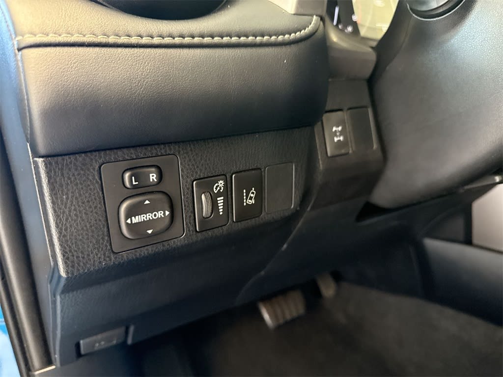 Thumbnail: 2017 Toyota RAV4 - 38