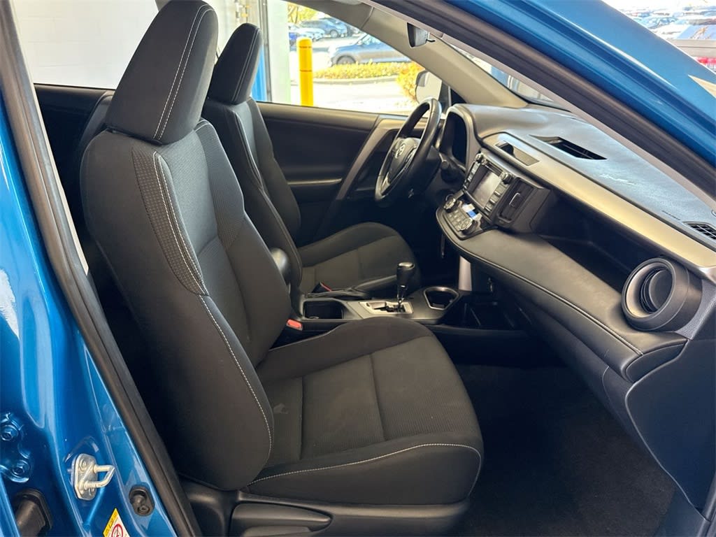 Thumbnail: 2017 Toyota RAV4 - 12