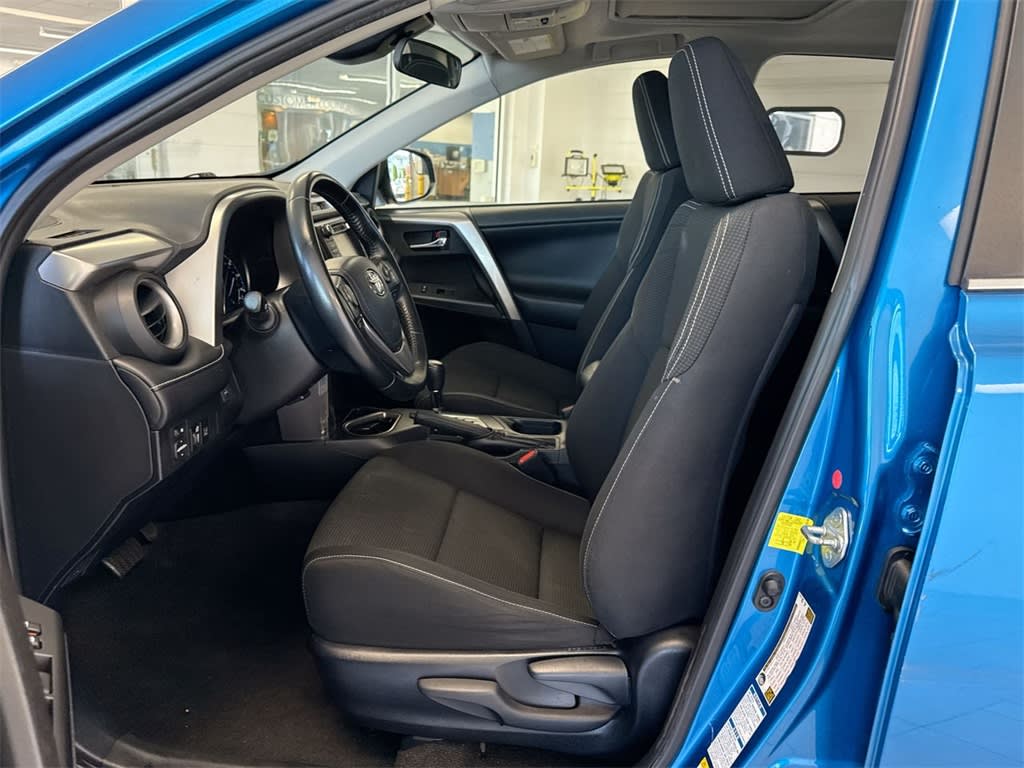 Thumbnail: 2017 Toyota RAV4 - 11