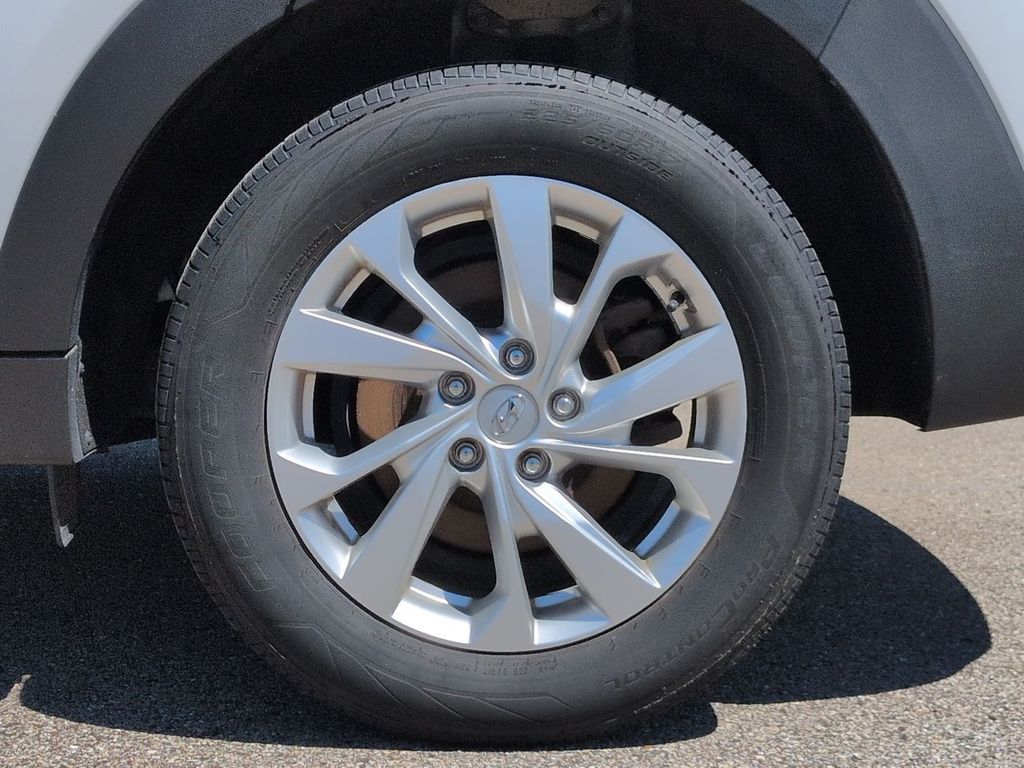 Thumbnail: 2021 Hyundai Tucson - 8