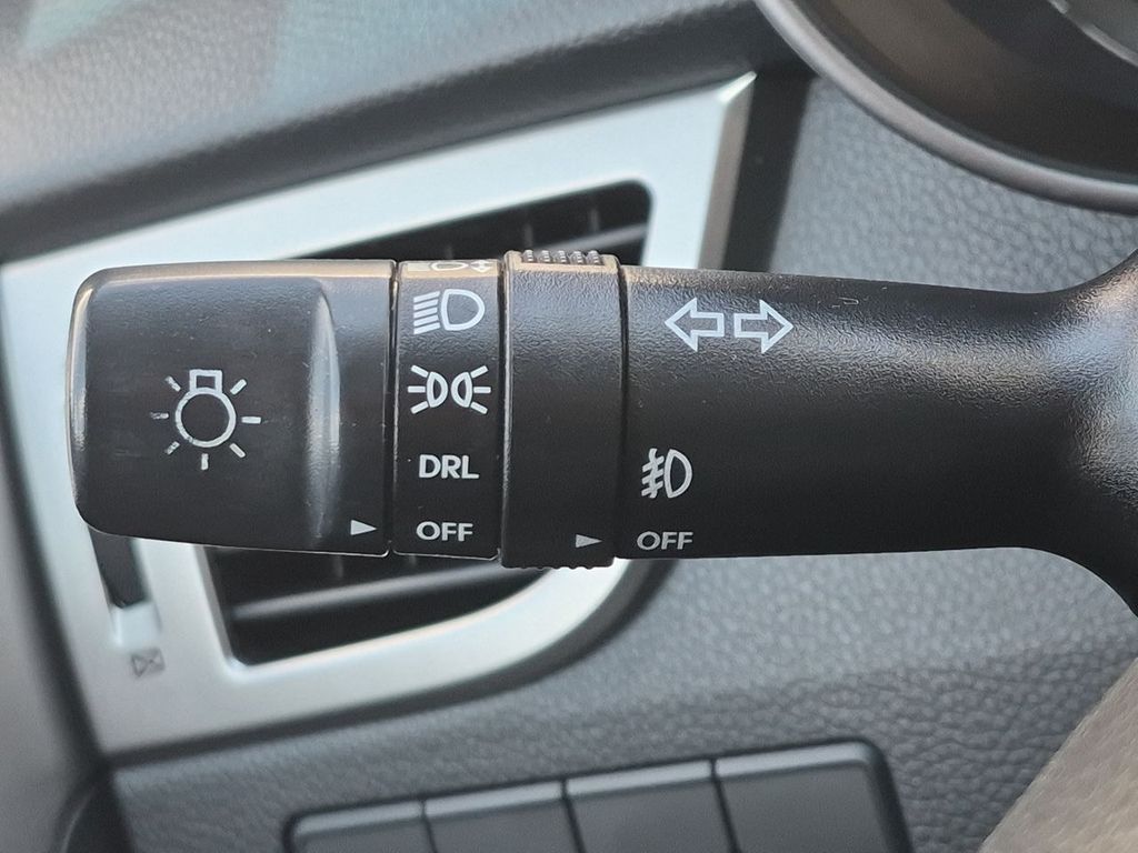 Thumbnail: 2015 Hyundai Elantra - 32