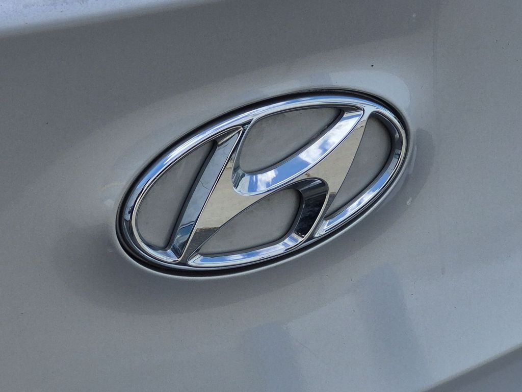 Thumbnail: 2015 Hyundai Elantra - 7
