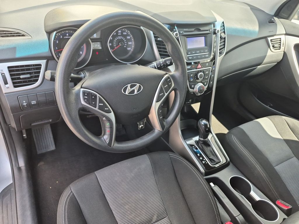 Thumbnail: 2015 Hyundai Elantra - 2