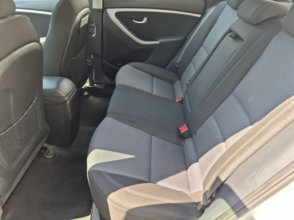 Thumbnail: 2015 Hyundai Elantra - 12