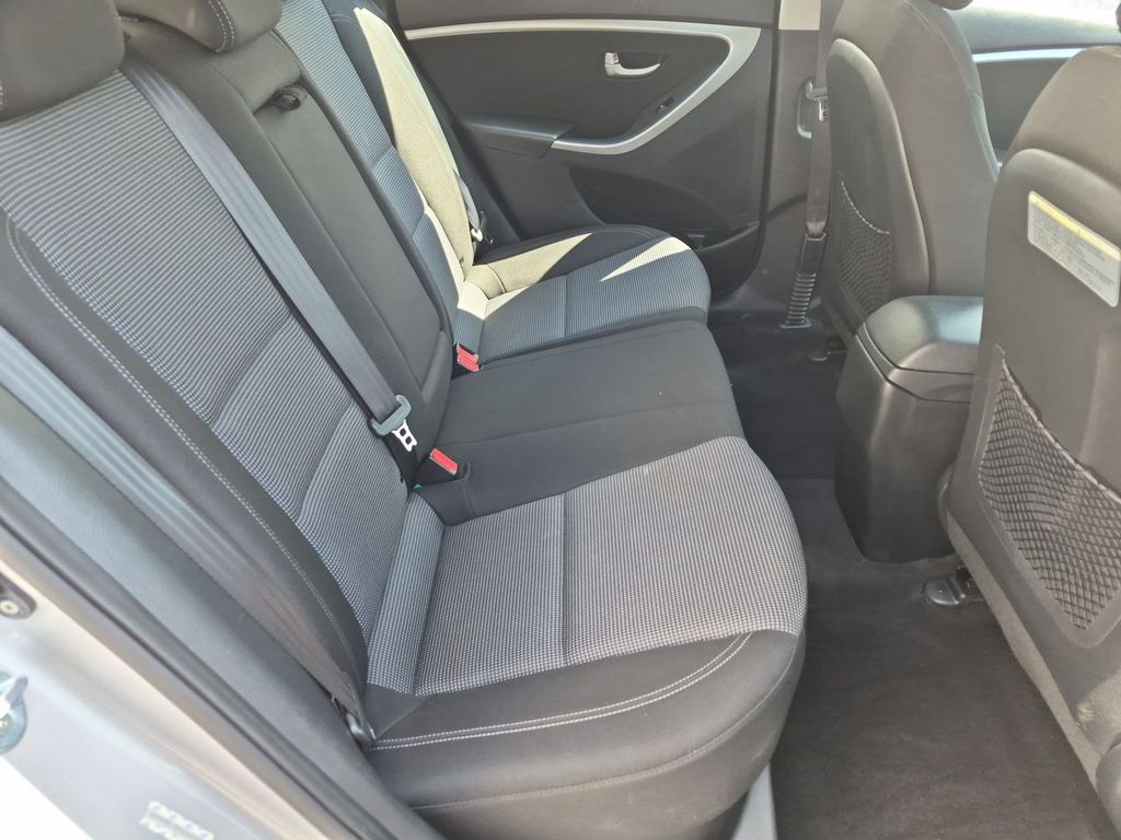 Thumbnail: 2015 Hyundai Elantra - 27