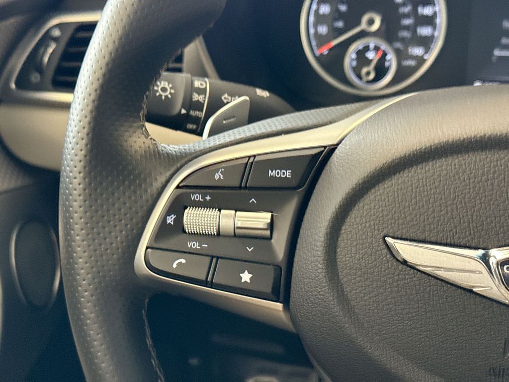 Thumbnail: 2023 Genesis G70 - 29