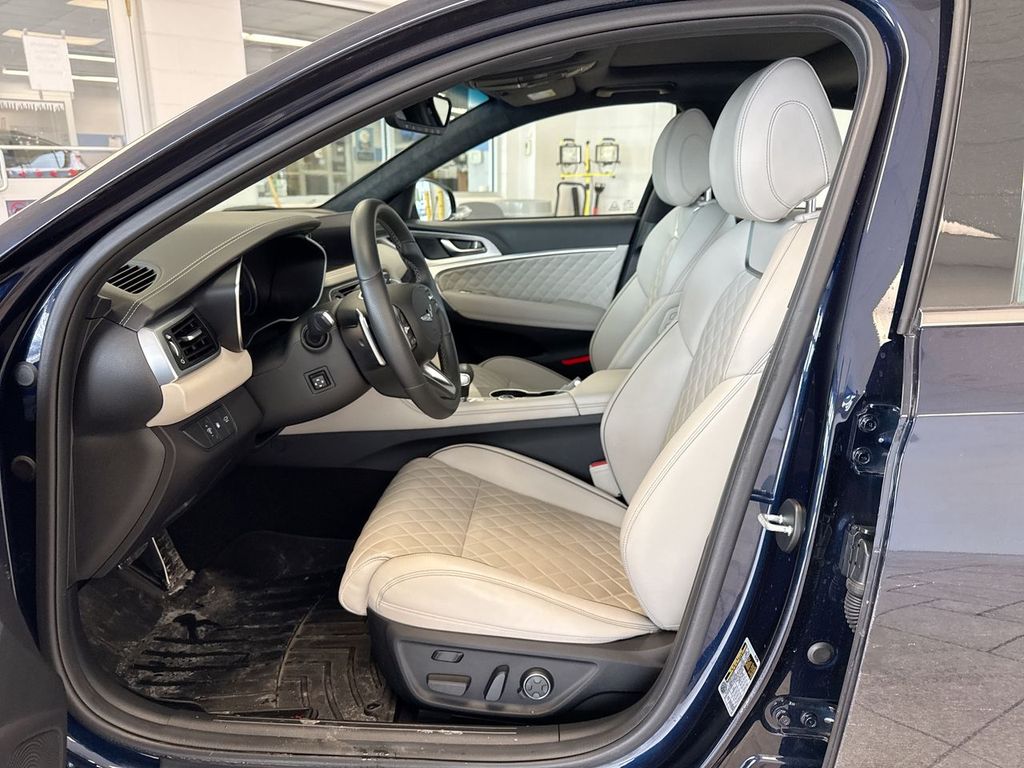 Thumbnail: 2023 Genesis G70 - 10