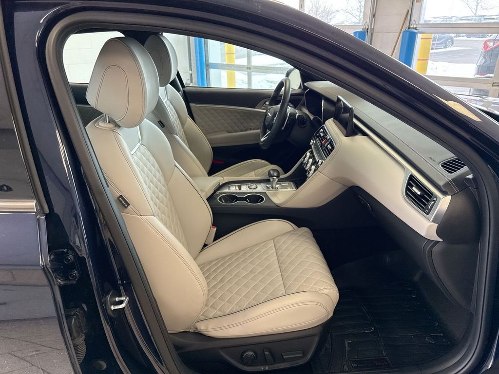 Thumbnail: 2023 Genesis G70 - 11